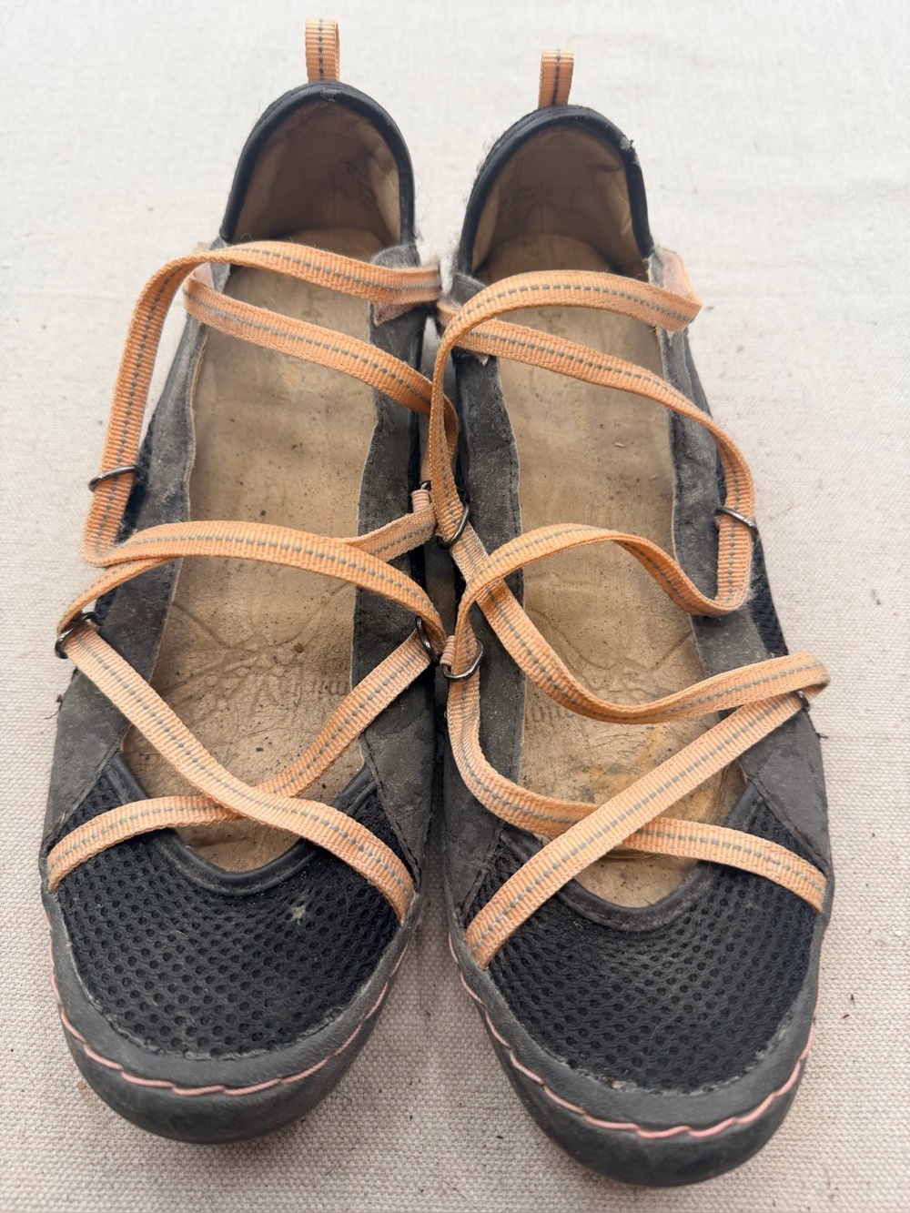 J-41 Vegan Women’s Black and Peach Elastic-Strap Flats